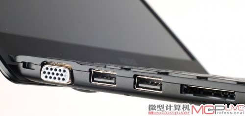 飞天U45的USB接口采用了反向设计，接入USB设备时要注意。