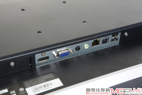 AOC E2258Pwx的接口比较丰富，常用的HDMI、DVI、USB HID、USB、RJ45网络、音频接口一应俱全。